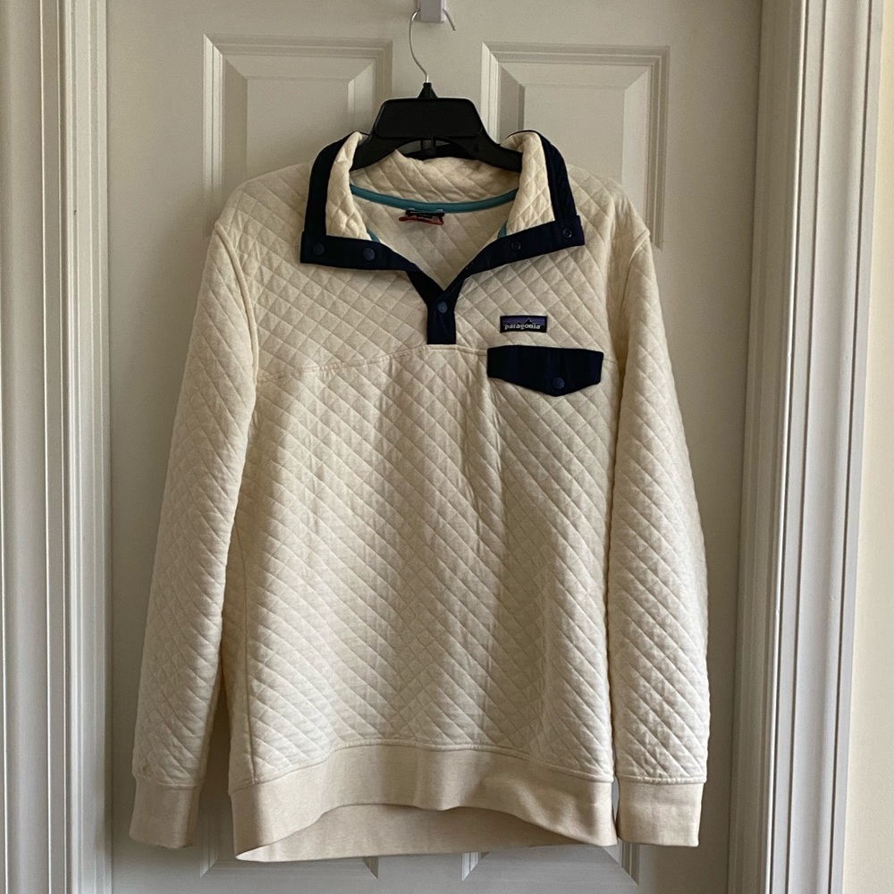 Cream Patagonia pullover